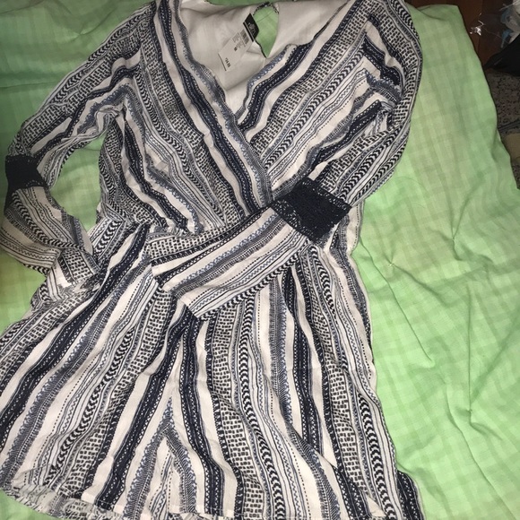 Romper - Picture 2 of 4